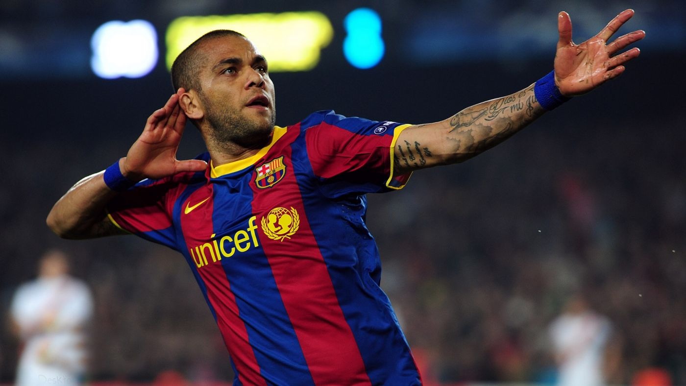 尤文图斯因弗拉霍维奇伤势和薪资问题，被迫考虑续约，但转会市场无明显替代人选，形势艰难。