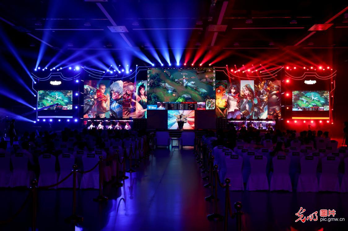 事的背后 事的背后